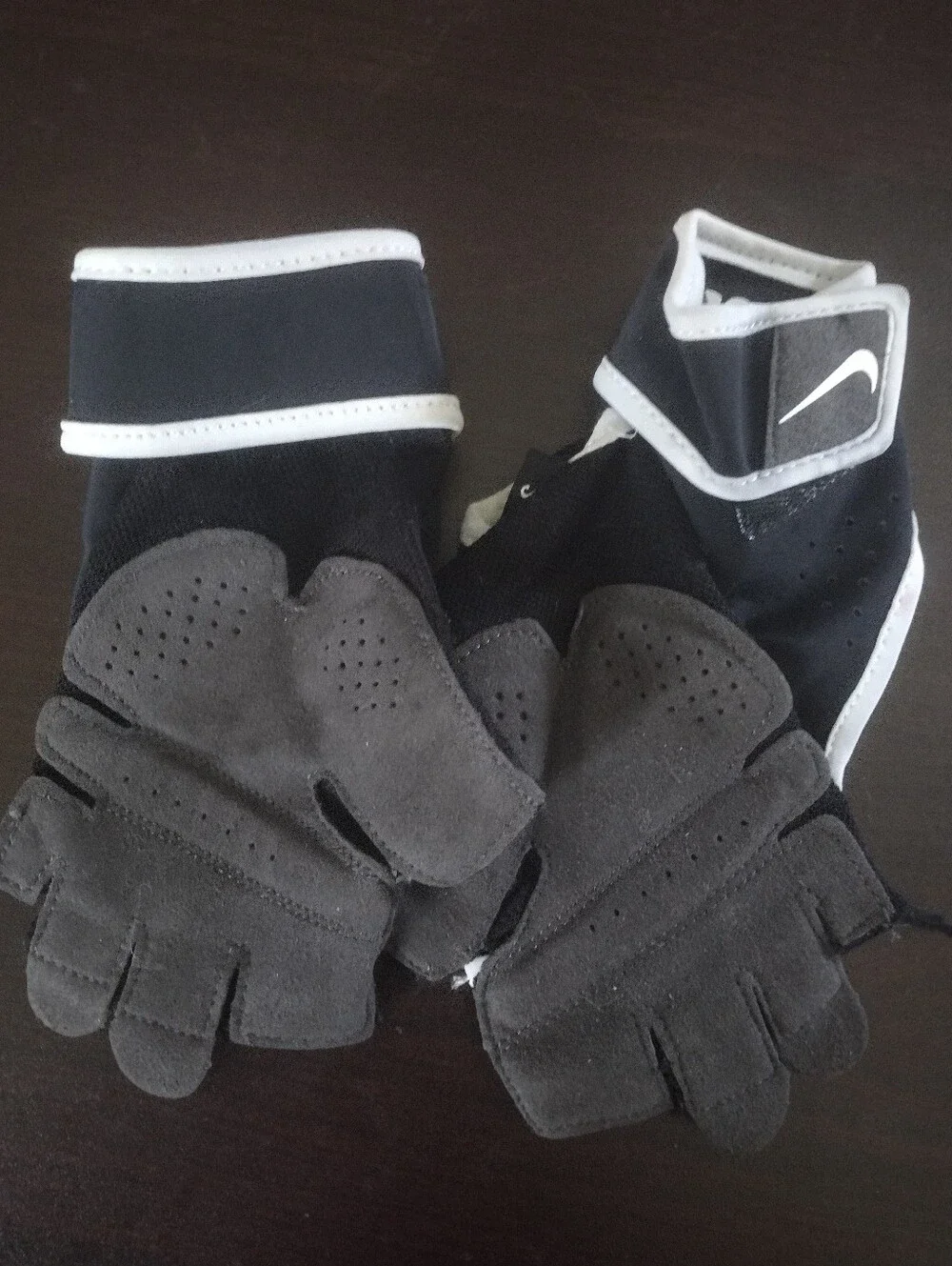 Nike Premium Black and White Fingerless Training Gloves
